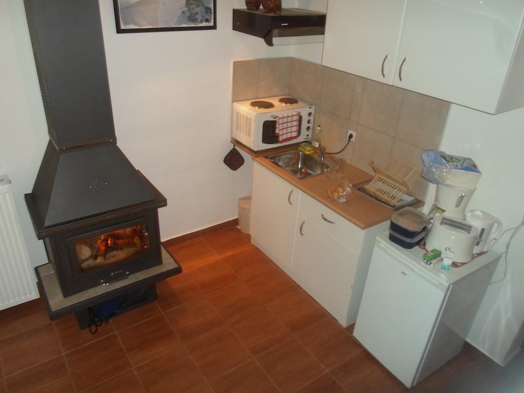 Michel Studios Kalavryta Habitación foto