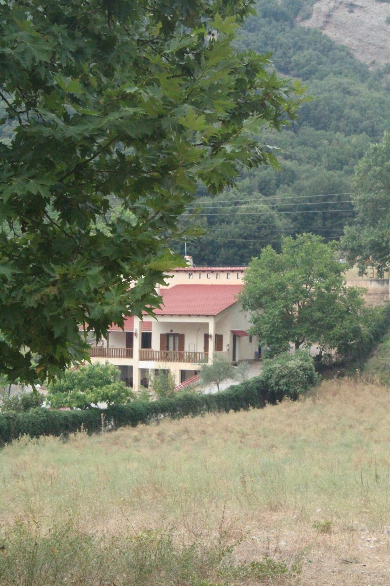 Michel Studios Kalavryta Exterior foto